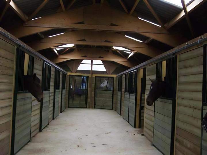 Boxes pour chevaux Occitanie
