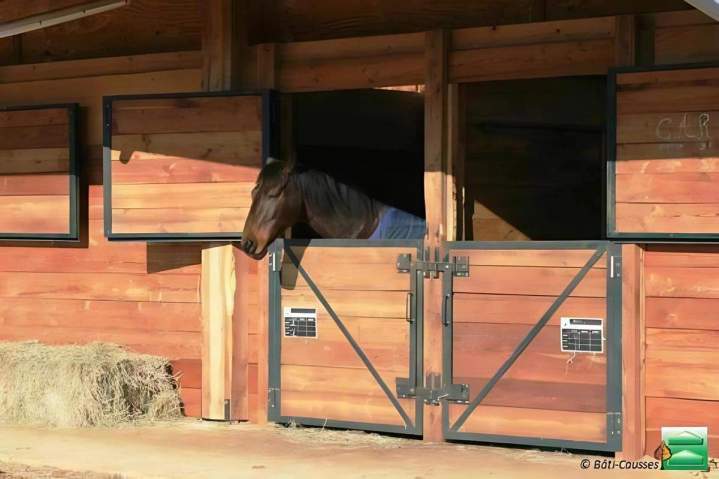 Edification d'écurie avec boxes Occitanie