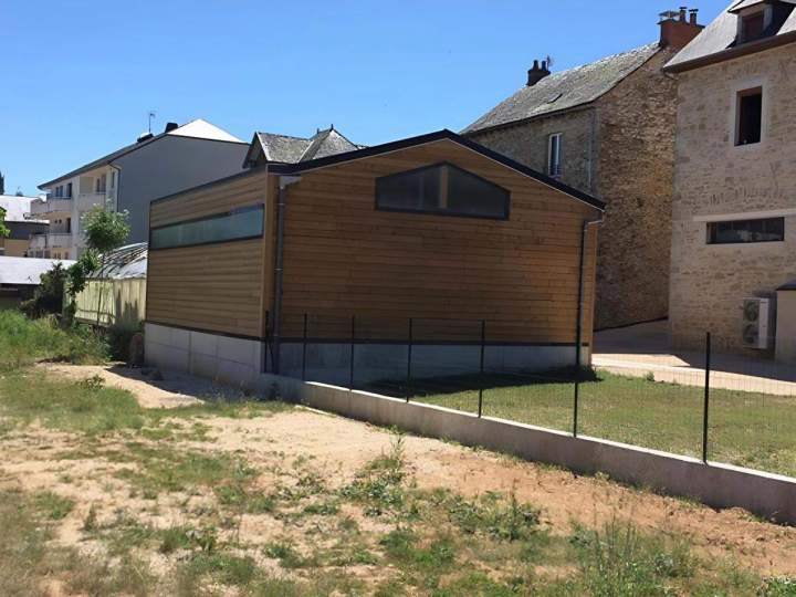 Bâtiment de garages en Occitanie