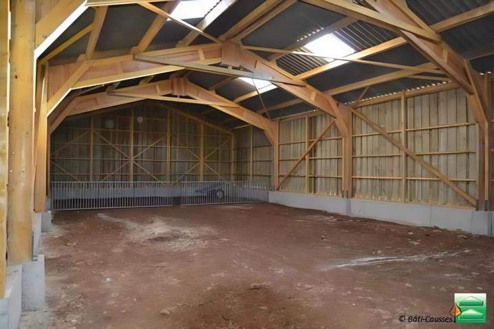 Construction de hangar pour stocker fourrage et paille Occitanie