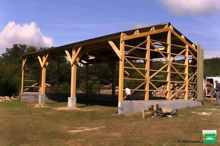 Travaux de séchage en grange Occitanie