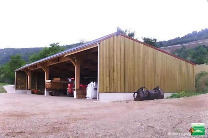 Construction de structures de 12 m avec poutres porteuses Occitanie