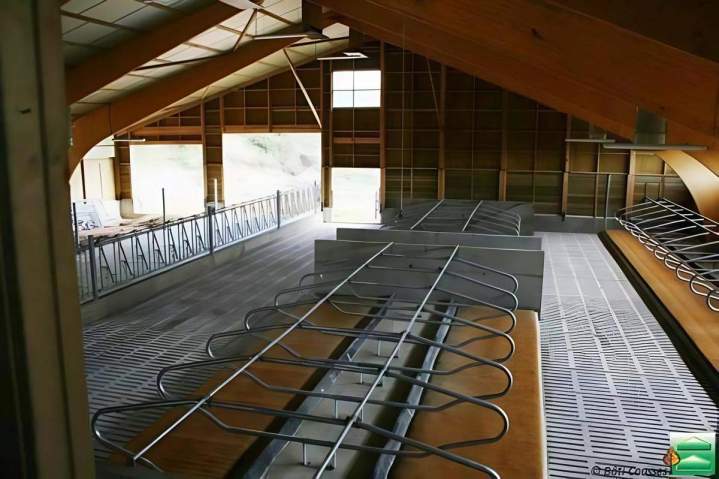 Bâtiments autour de la stabulation Occitanie